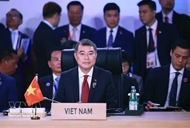 Vietnamese PM puts forward proposals to address multidimensional challenges at 48th ASEAN Summit